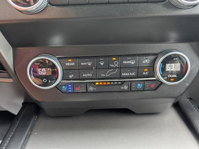 Photo of 2021 Antimatter Blue Metallic Ford Expedition