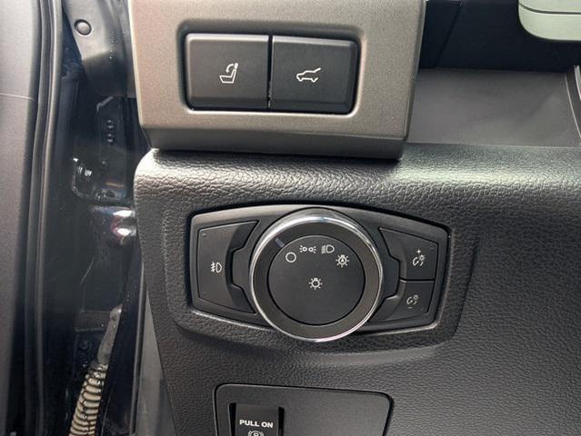 Photo of 2021 Antimatter Blue Metallic Ford Expedition