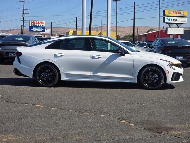 Photo of 2026 Snow White Pearl Kia K5
