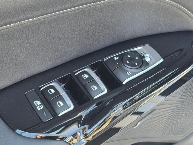 Photo of 2026 Snow White Pearl Kia K5