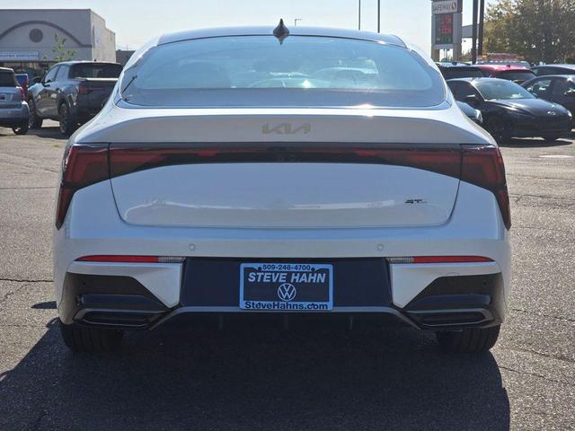 Photo of 2026 Snow White Pearl Kia K5