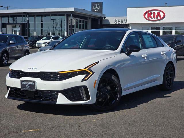 Photo of 2026 Snow White Pearl Kia K5