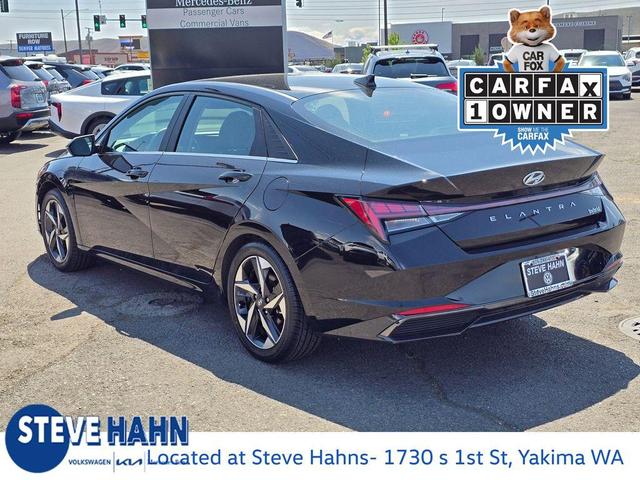 Photo of 2022 Phantom Black Hyundai ELANTRA HEV