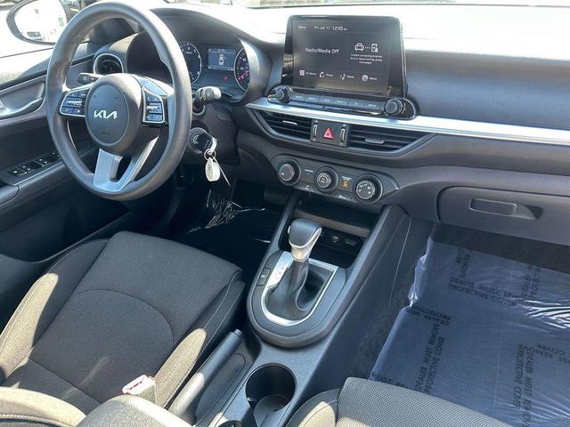 Photo of 2023 Aurora Black Pearl Kia Forte