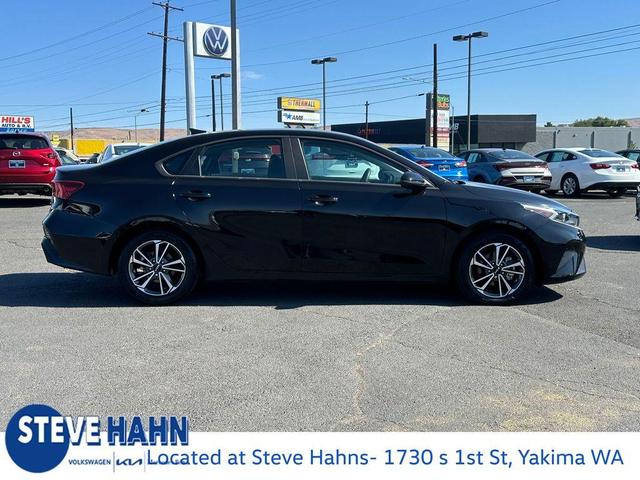 Photo of 2023 Aurora Black Pearl Kia Forte