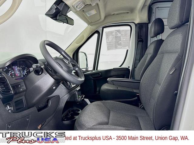 Photo of 2023 Bright White Clearcoat RAM ProMaster 2500