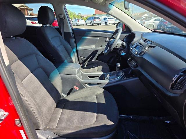 Photo of 2013 Signal Red Kia Sportage