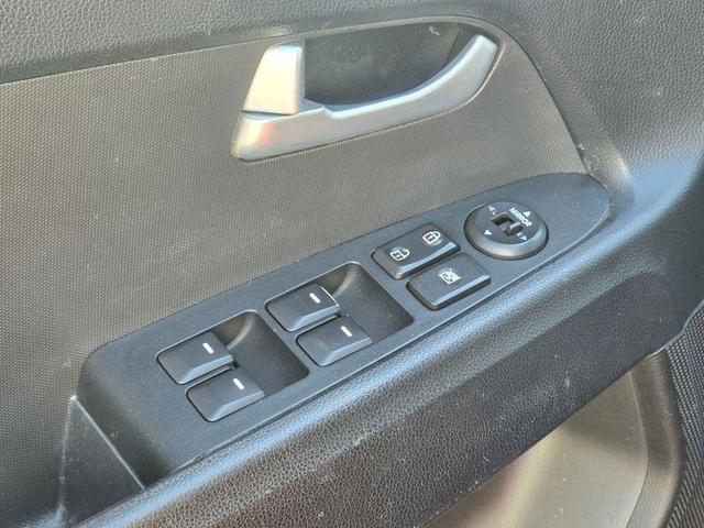 Photo of 2013 Signal Red Kia Sportage