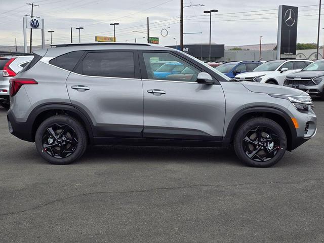 Photo of 2026 Steel Gray Kia Seltos