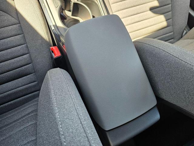 Photo of 2025 Currant Red Kia K4