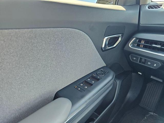 Photo of 2025 Currant Red Kia K4