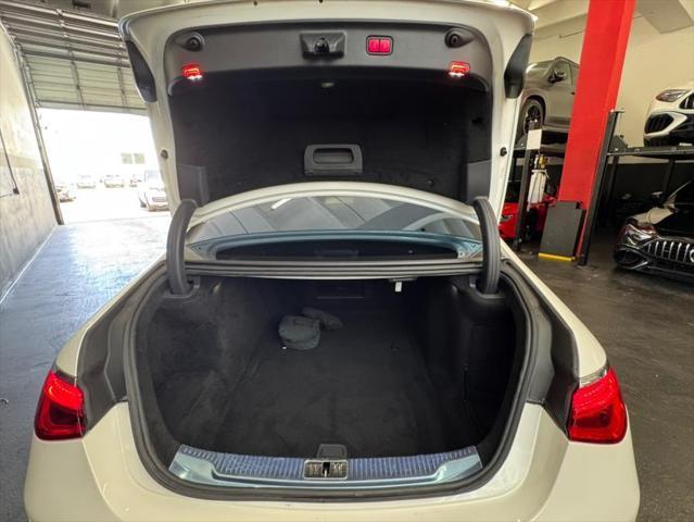 Photo of 2021 designo Diamond White Mercedes-Benz S-Class