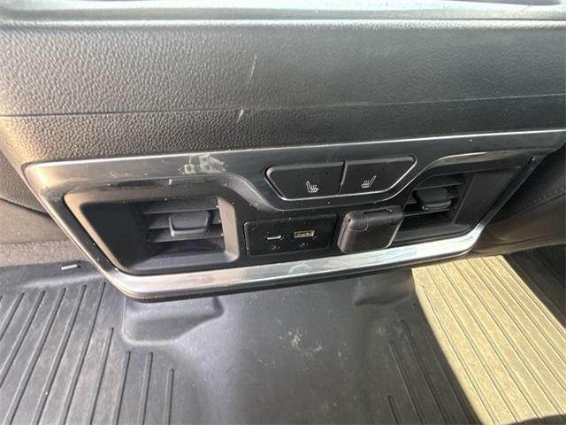 Photo of 2019 Summit White Chevrolet Silverado 1500