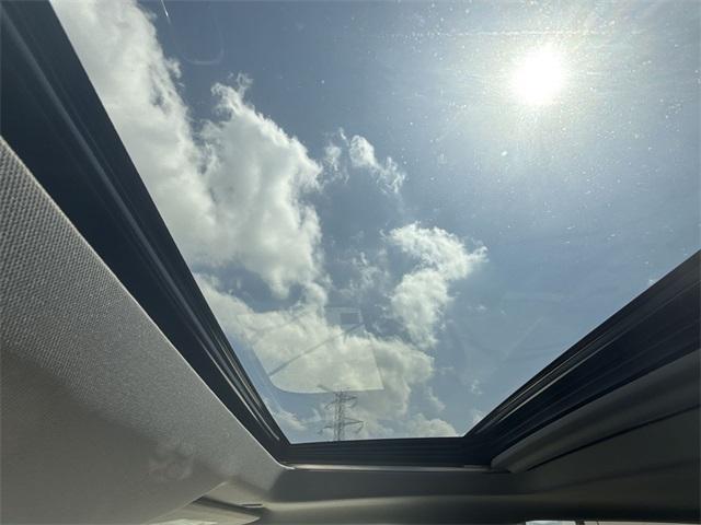 Photo of 2019 Summit White Chevrolet Silverado 1500