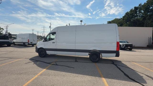 Photo of 2025 White Mercedes-Benz Sprinter 2500