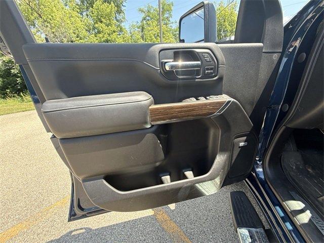 Photo of 2022 Northsky Blue Metallic Chevrolet Silverado 2500