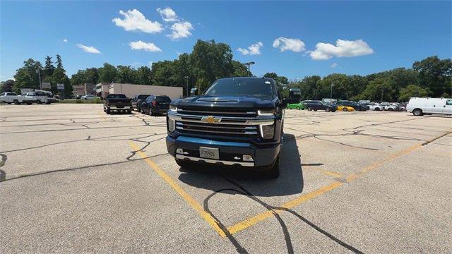 Photo of 2022 Northsky Blue Metallic Chevrolet Silverado 2500