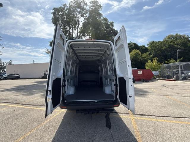 Photo of 2025 White Mercedes-Benz Sprinter 2500