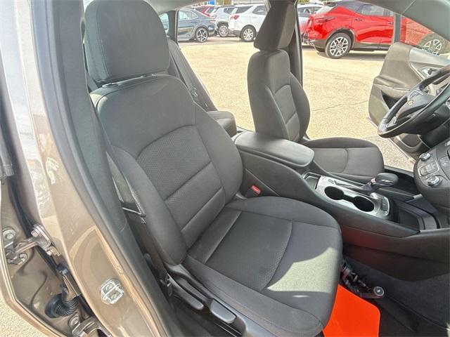 Photo of 2022 Mineral Gray Metallic Chevrolet Malibu