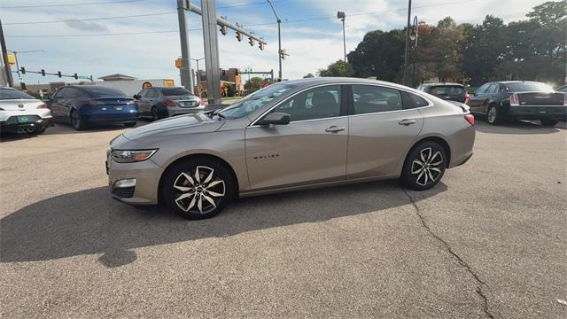 Photo of 2022 Mineral Gray Metallic Chevrolet Malibu