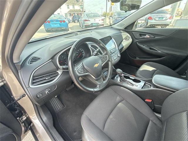 Photo of 2022 Mineral Gray Metallic Chevrolet Malibu