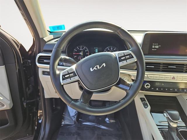 Photo of 2022 Ebony Black Kia Telluride