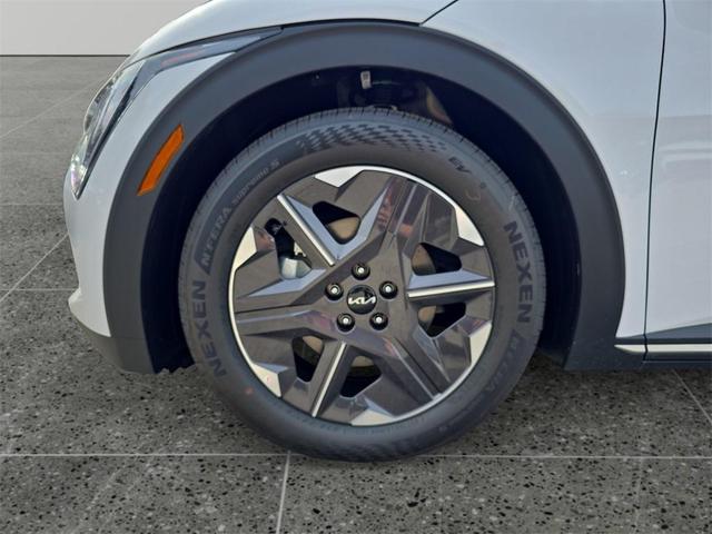 Photo of 2025 Glacier White Pearl Kia EV6