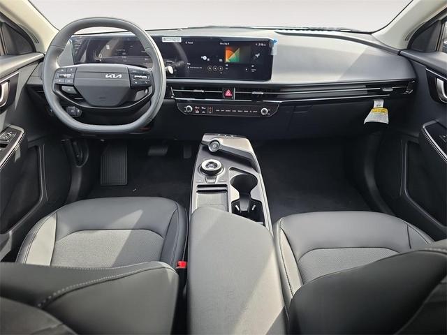 Photo of 2025 Glacier White Pearl Kia EV6