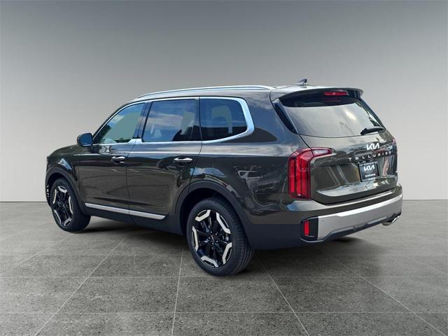 Photo of 2025 Dark Moss Kia Telluride