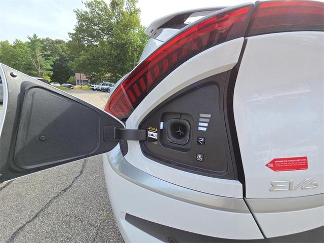 Photo of 2025 Glacier White Pearl Kia EV6