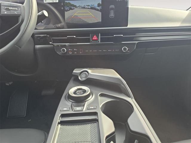 Photo of 2025 Glacier White Pearl Kia EV6