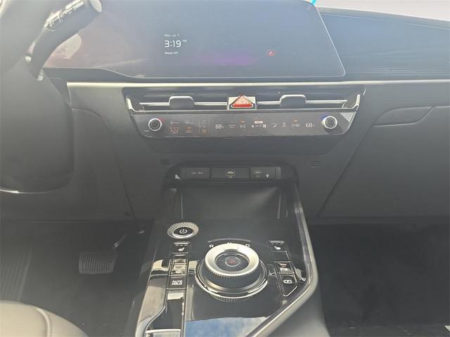 Photo of 2025 Gray Kia Niro EV