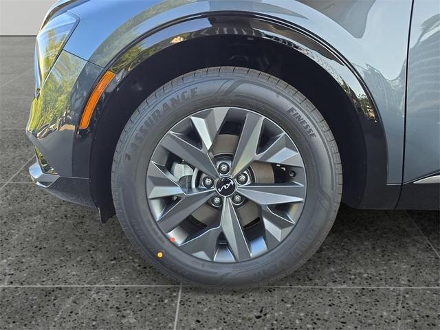 Photo of 2025 Gravity Gray Kia Sportage Hybrid