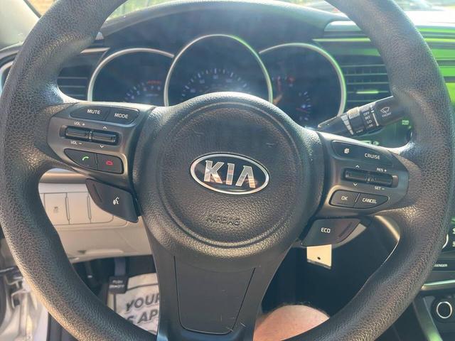 Photo of 2015 Silver Kia Optima