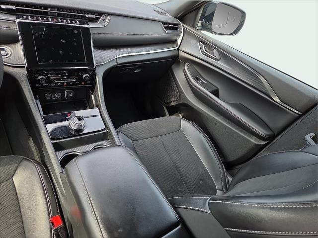 Photo of 2024 Baltic Gray Metallic Clearcoat Jeep Grand Cherokee L