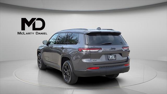 Photo of 2024 Baltic Gray Metallic Clearcoat Jeep Grand Cherokee L