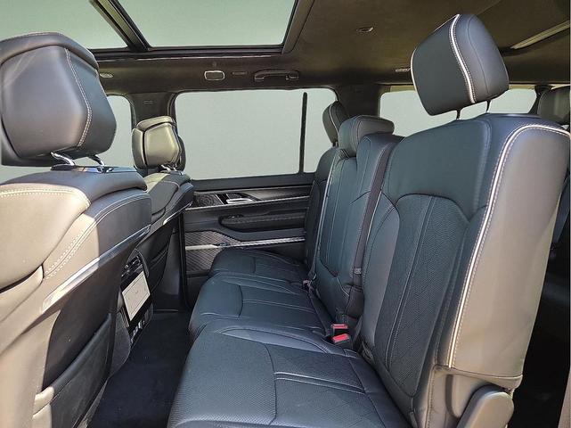 Photo of 2024 Diamond Black Crystal Pearlcoat Jeep Grand Wagoneer L