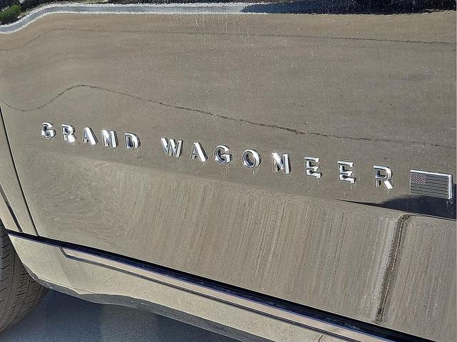 Photo of 2024 Diamond Black Crystal Pearlcoat Jeep Grand Wagoneer L