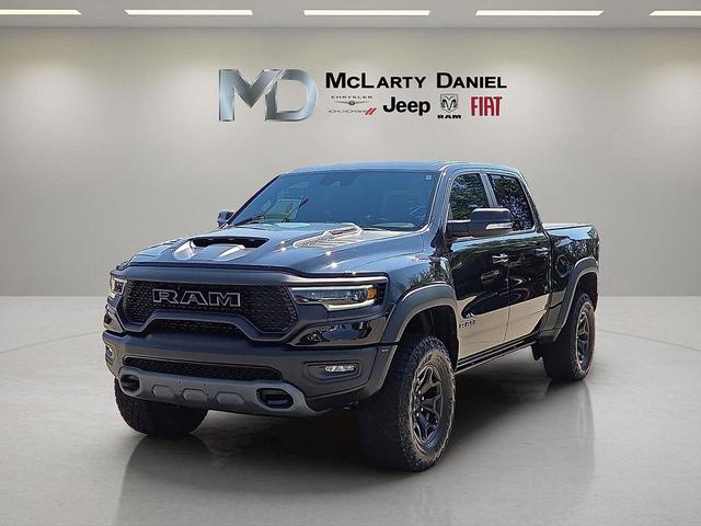 Photo of 2022 Diamond Black Crystal Pearlcoat RAM 1500