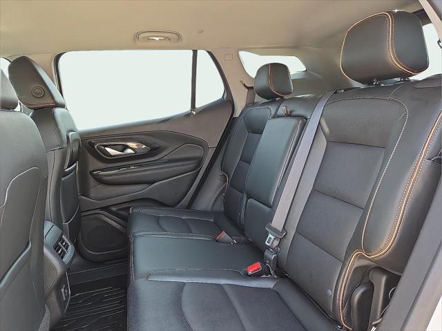 Photo of 2022 Summit White GMC Terrain