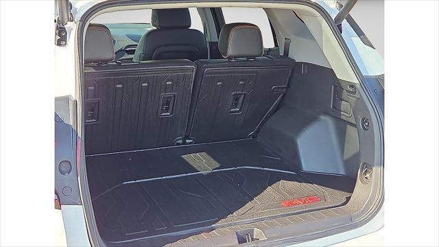 Photo of 2022 Summit White GMC Terrain