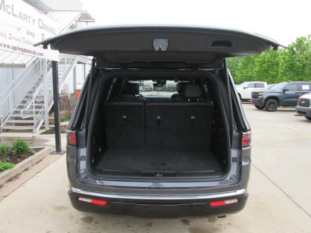 Photo of 2024 River Rock Jeep Wagoneer L