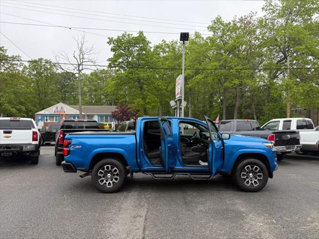 Photo of 2023 Blue Chevrolet Colorado