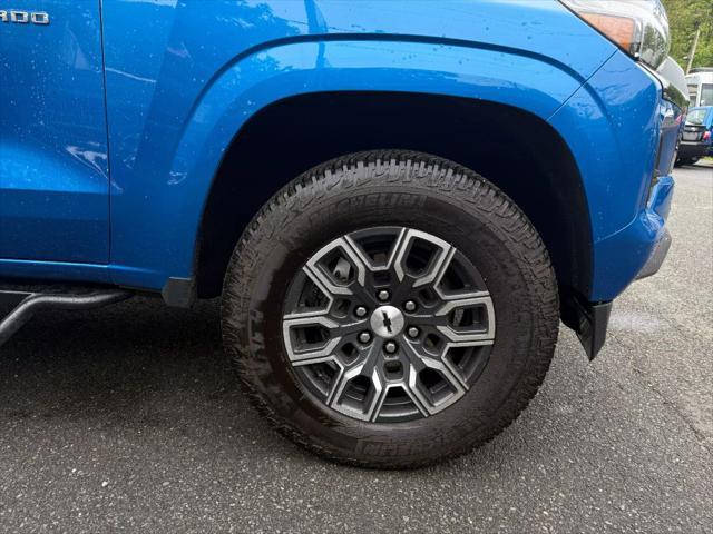 Photo of 2023 Blue Chevrolet Colorado