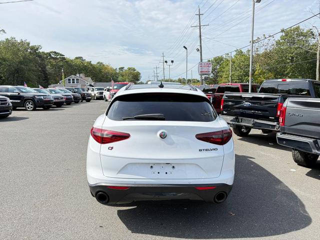 Photo of 2019 White Alfa Romeo Stelvio