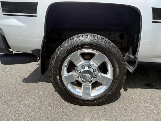 Photo of 2017 Silver Chevrolet Silverado 2500