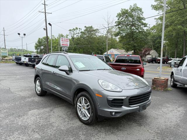Photo of 2016 Gray Porsche Cayenne