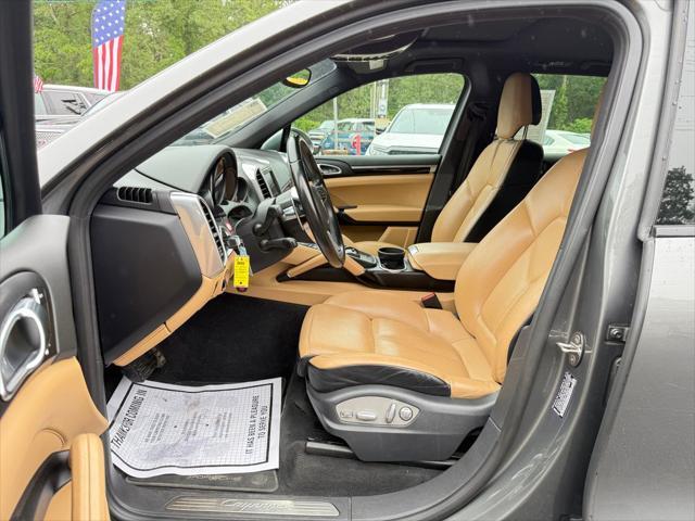 Photo of 2016 Gray Porsche Cayenne