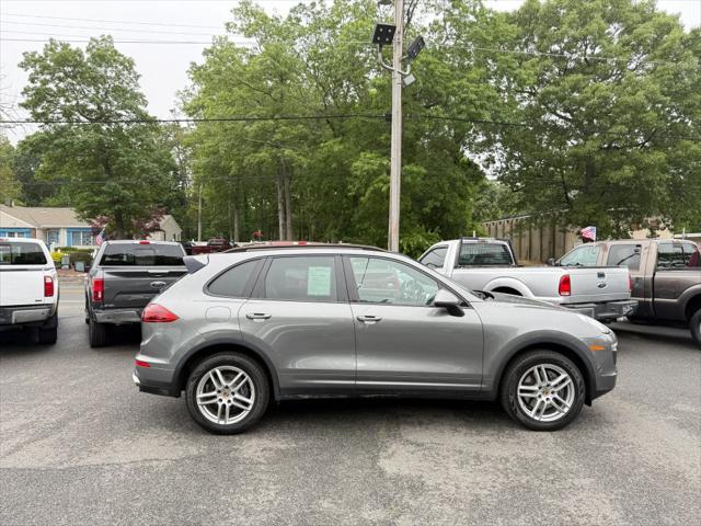 Photo of 2016 Gray Porsche Cayenne
