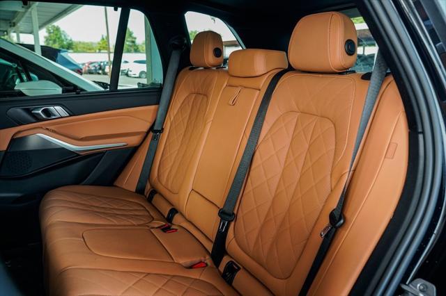 Photo of 2023 Black Sapphire Metallic BMW X5